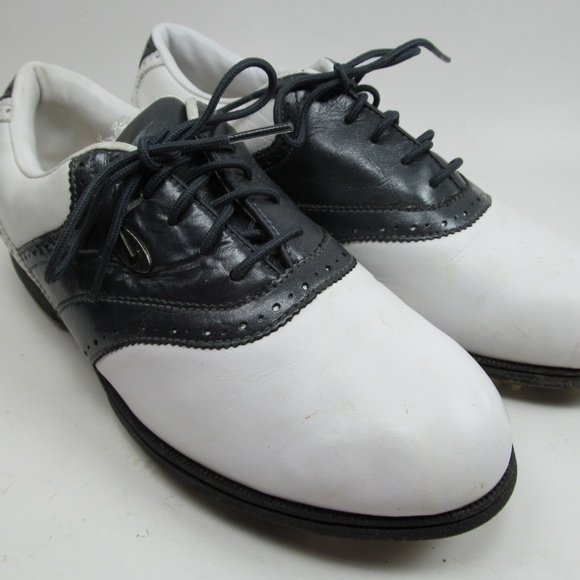 black leather nike shoes womens